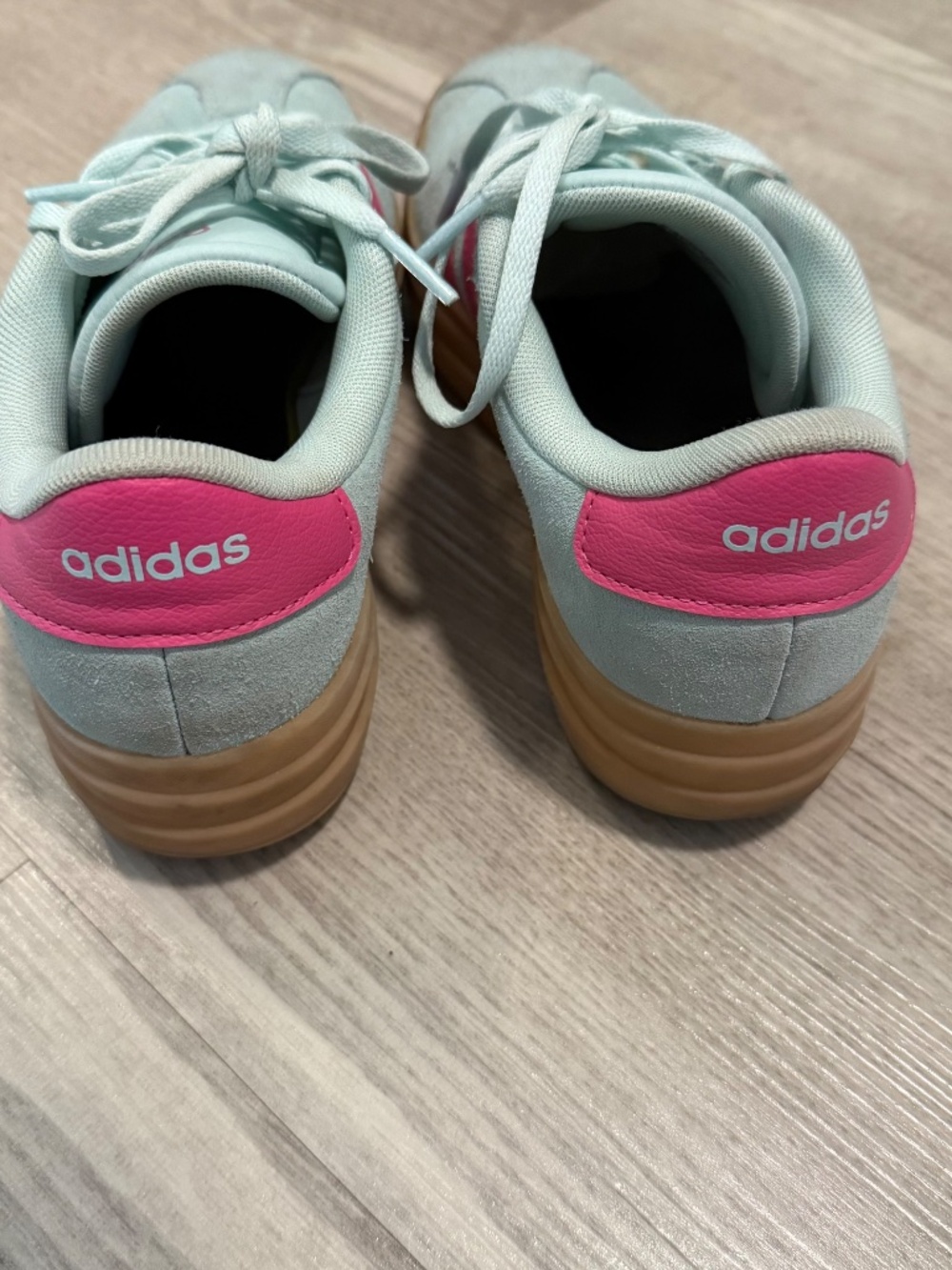 Adidas - Picture 3 of 5